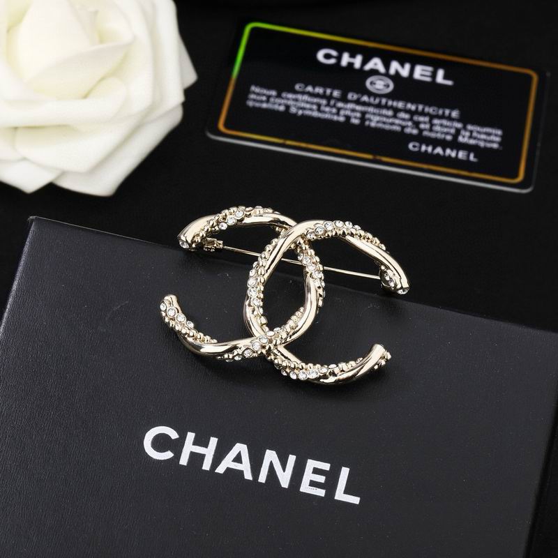 Chanel Brooch 04yxs366